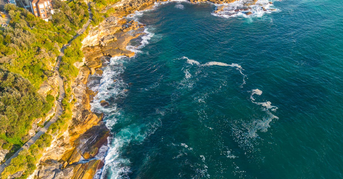 Who installs gas meters in Victoria?